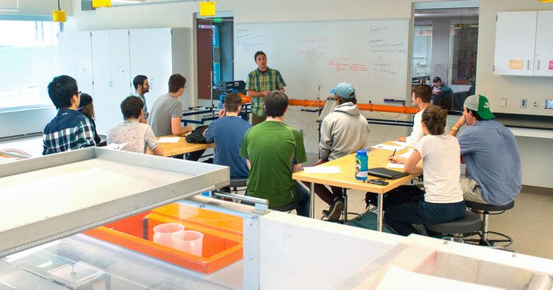 CEMS class taught in a laboratory space