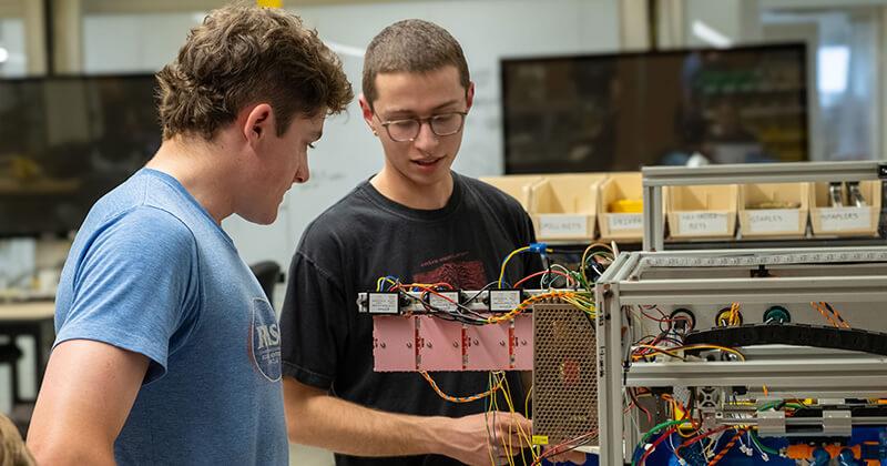 Students at work in a Mechanical Engineering lab