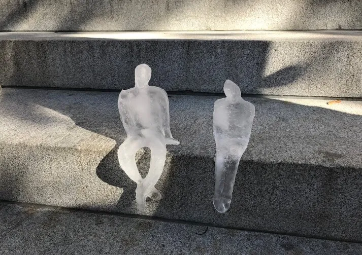 Ice sculpture