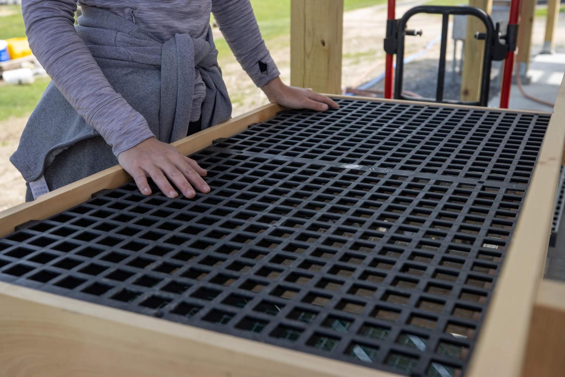 a spray table