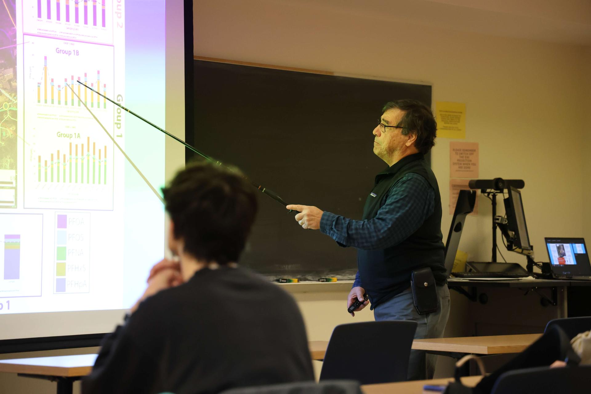 Jon Kim presenting to an Earth Materials class
