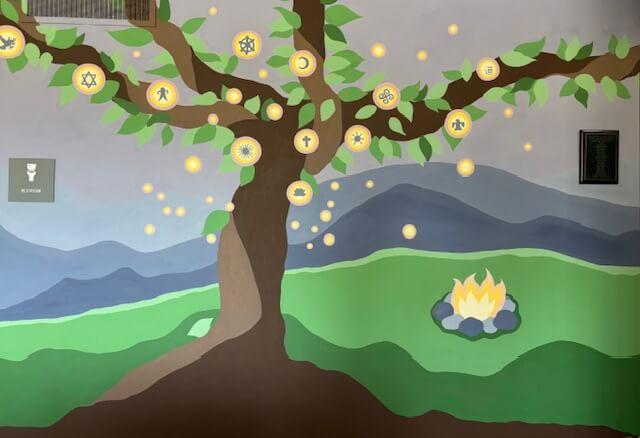 IC mural tree