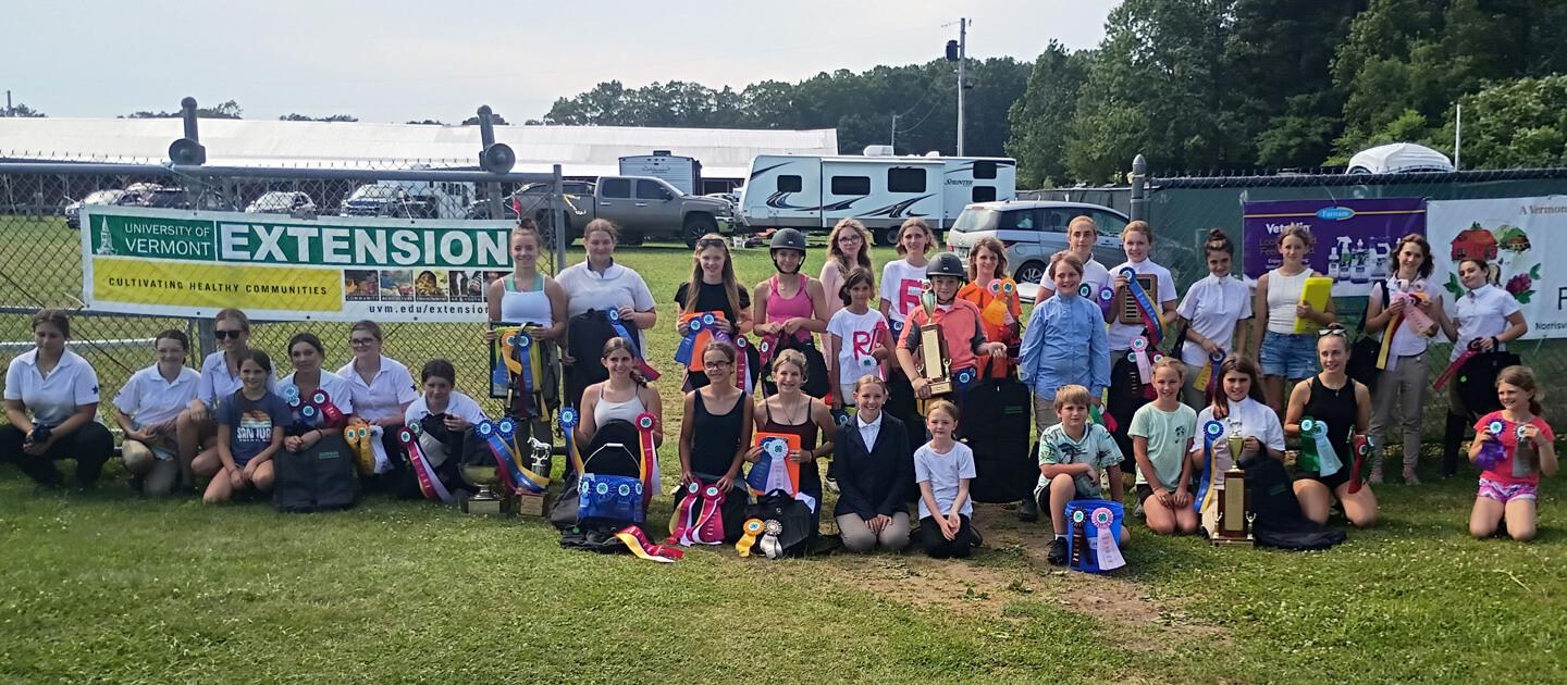 group photo of participants in the state 4-H horse show