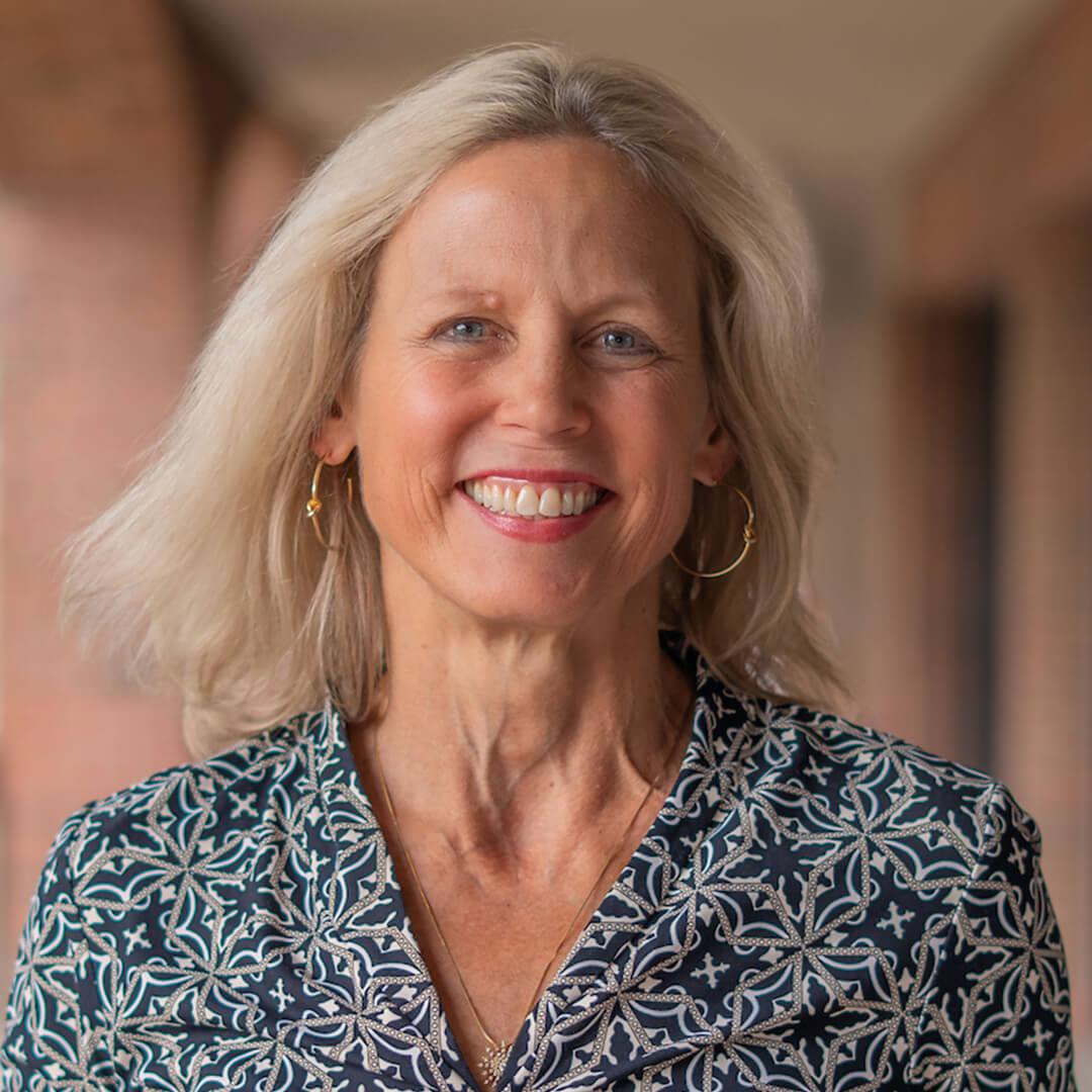 Joanne Peacock Headshot