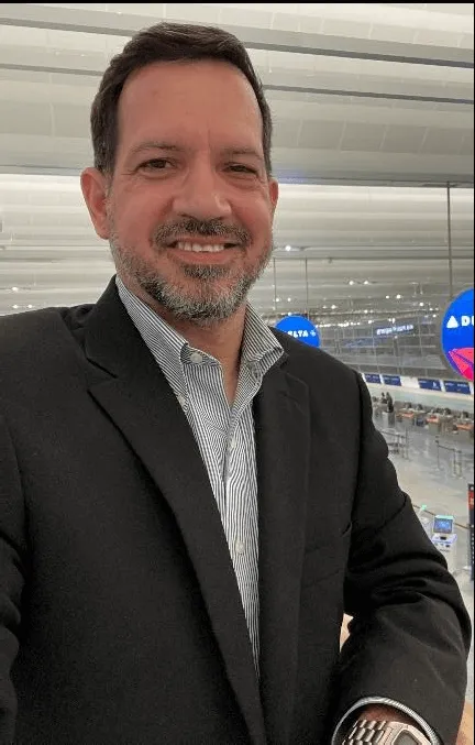 Luis Moreno headshot 