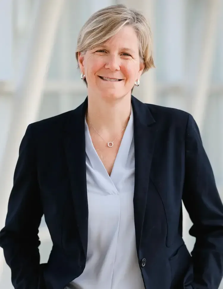 Headshot of Laurie Koehler 