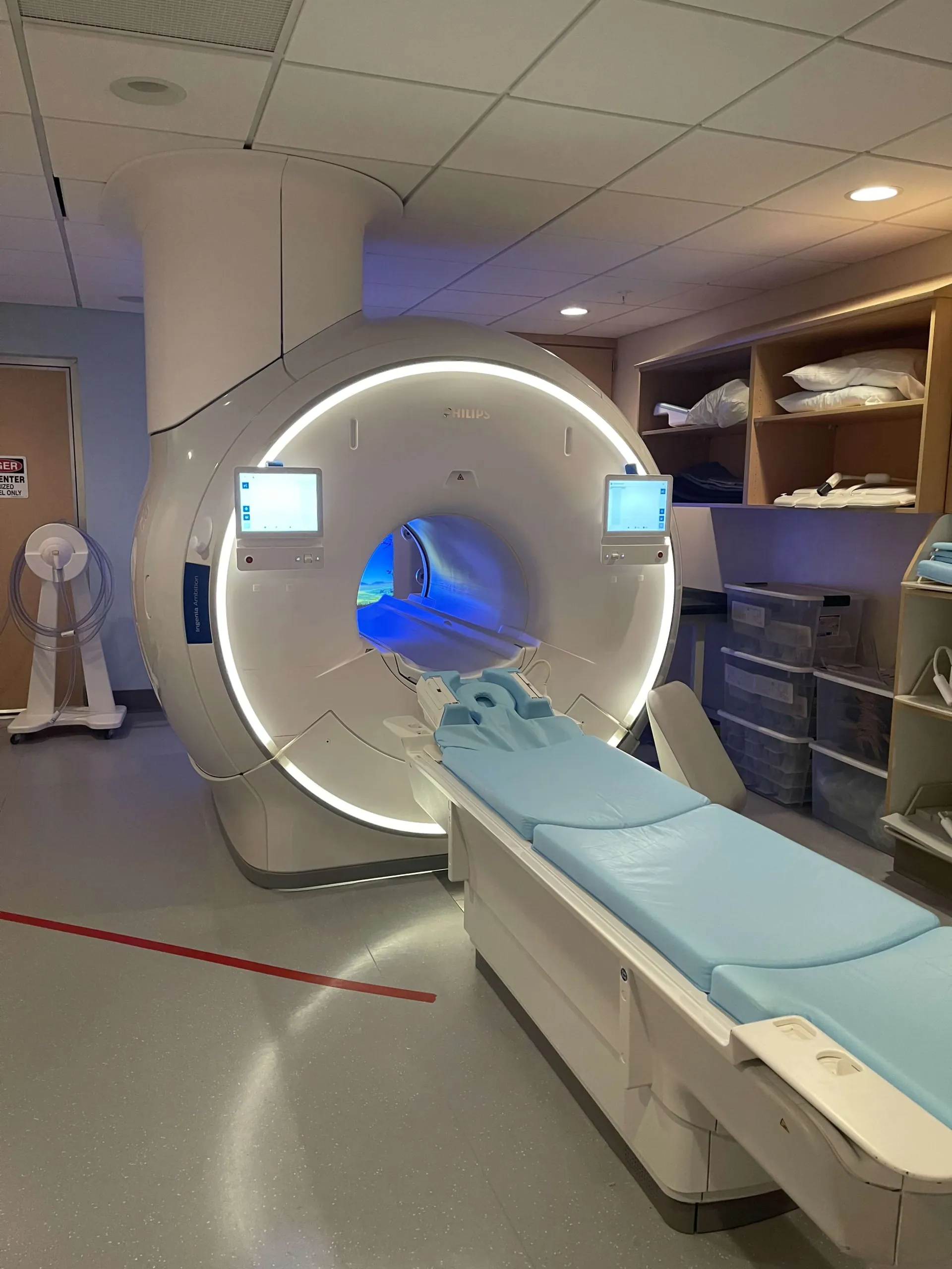 mri scanner and table