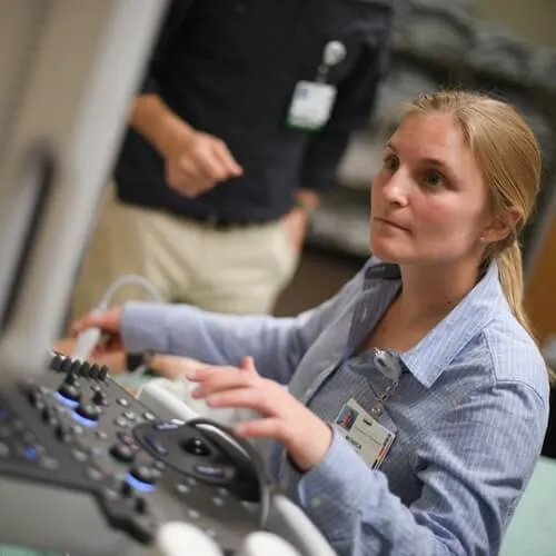 student learning ultrasound techniques