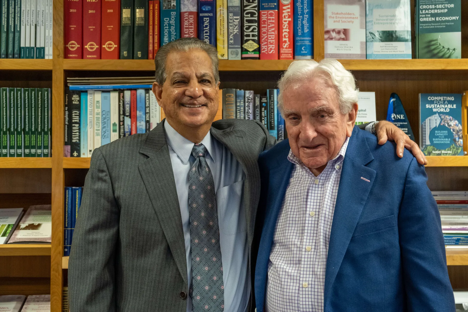 GSB Dean Sanjay Sharma and Eugene Kalkin ’50, HON’98