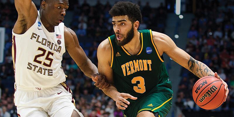 Anthony Lamb on the court