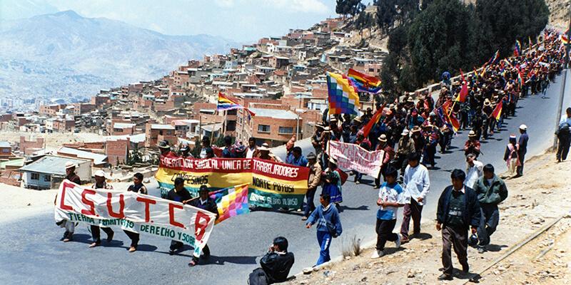 Indigenous activists at the 1996 March for Land and Territory cross into La Paz 