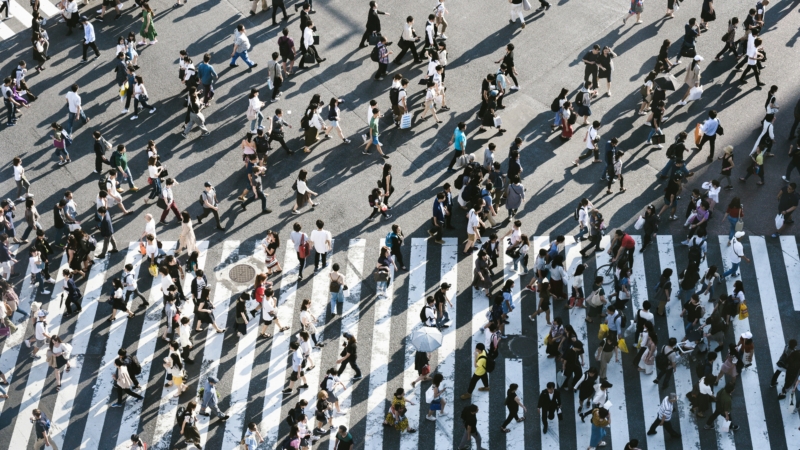 crowded Tokyo crosswalk