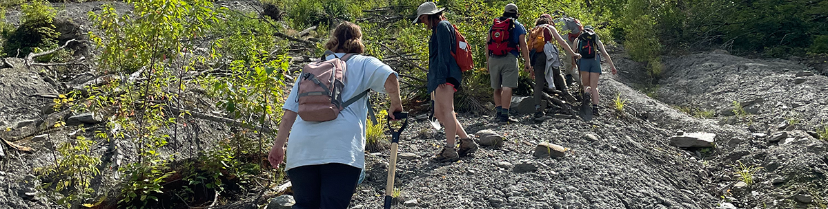 students receiving mapping training at Cotton Brook