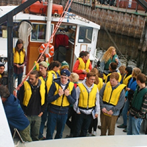 NR 1010 students on R/V Melosira