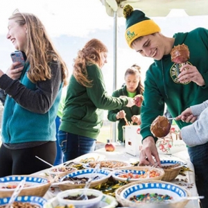 UVM Students enjoying free food on campus.