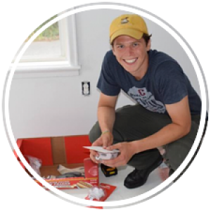 student completing service work