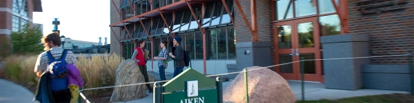 Students in front of the Rubenstein building