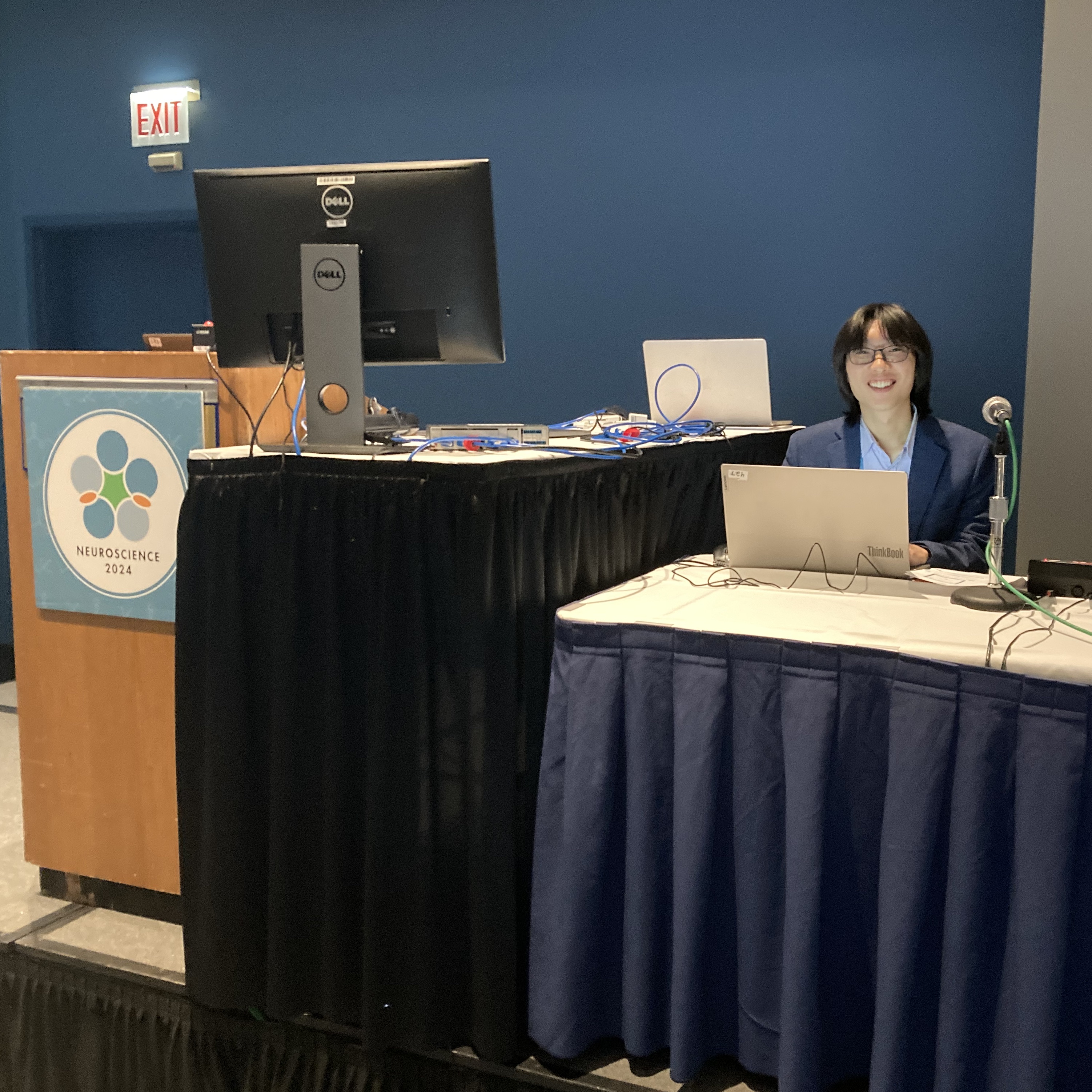 Haorui Chairs Session at SfN in Chicago