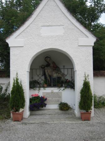 picture of chapel on cemetery