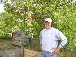 Apples, Honeycrisp, Organic - exist green