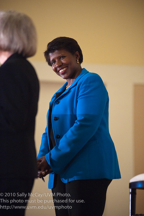 20100928_Gwen_Ifill-35