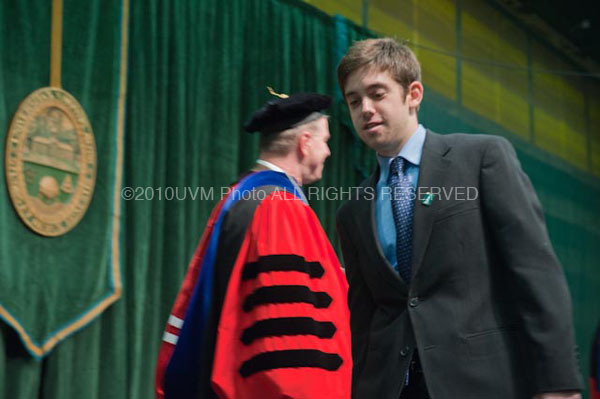 20101218_DecGrad-296