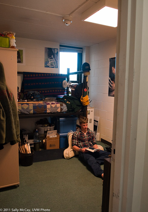 20110330_Student_Dorm_Rooms-8