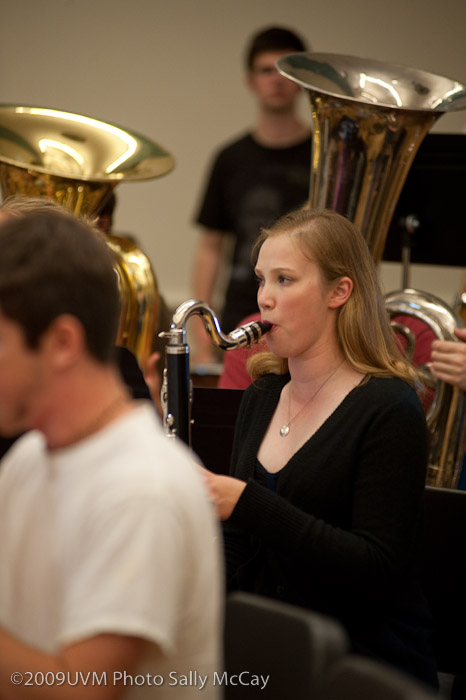 296117Band-24