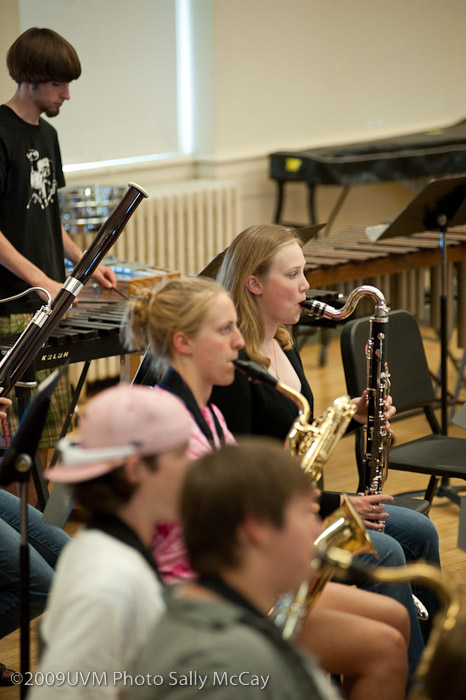 296117Band-39